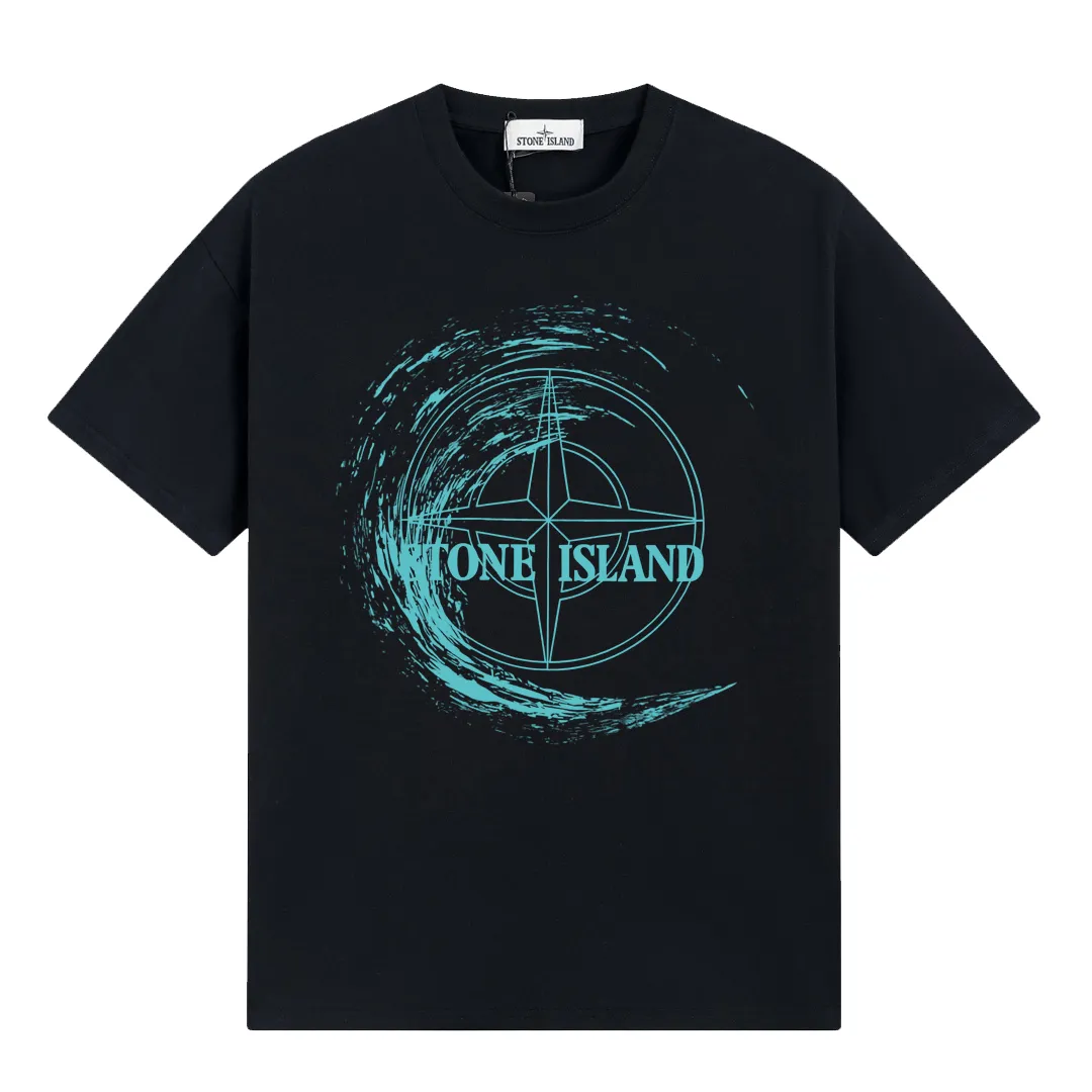 W601#P110💰 2025🆕 Stone lsland/Stone Island personalized compass printed short-sleeved T-shirt ⚠️[Original creation with high control of details] - Made of 260 grams of combed cotton double yarn, soft and comfortable to the touch, sweat-absorbent and breathable. - Simple, basic and versatile style, original single quality, the first choice for couples. - Made in a large factory, four needles and five threads on the shoulder, neat alignment, high quality workmanship. - Same style for men and women. Very versatile, one piece for everyone, details are clearly visible. Color: black and white black blue white Size: M L